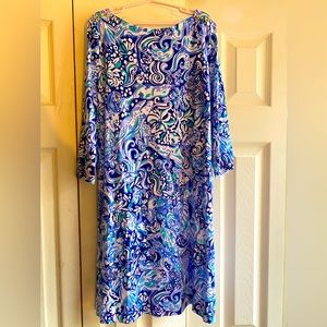 Lilly Pulitzer Girl’s Dress Size XL (12-14), 3/4 sleeve, w/button detail. Blues